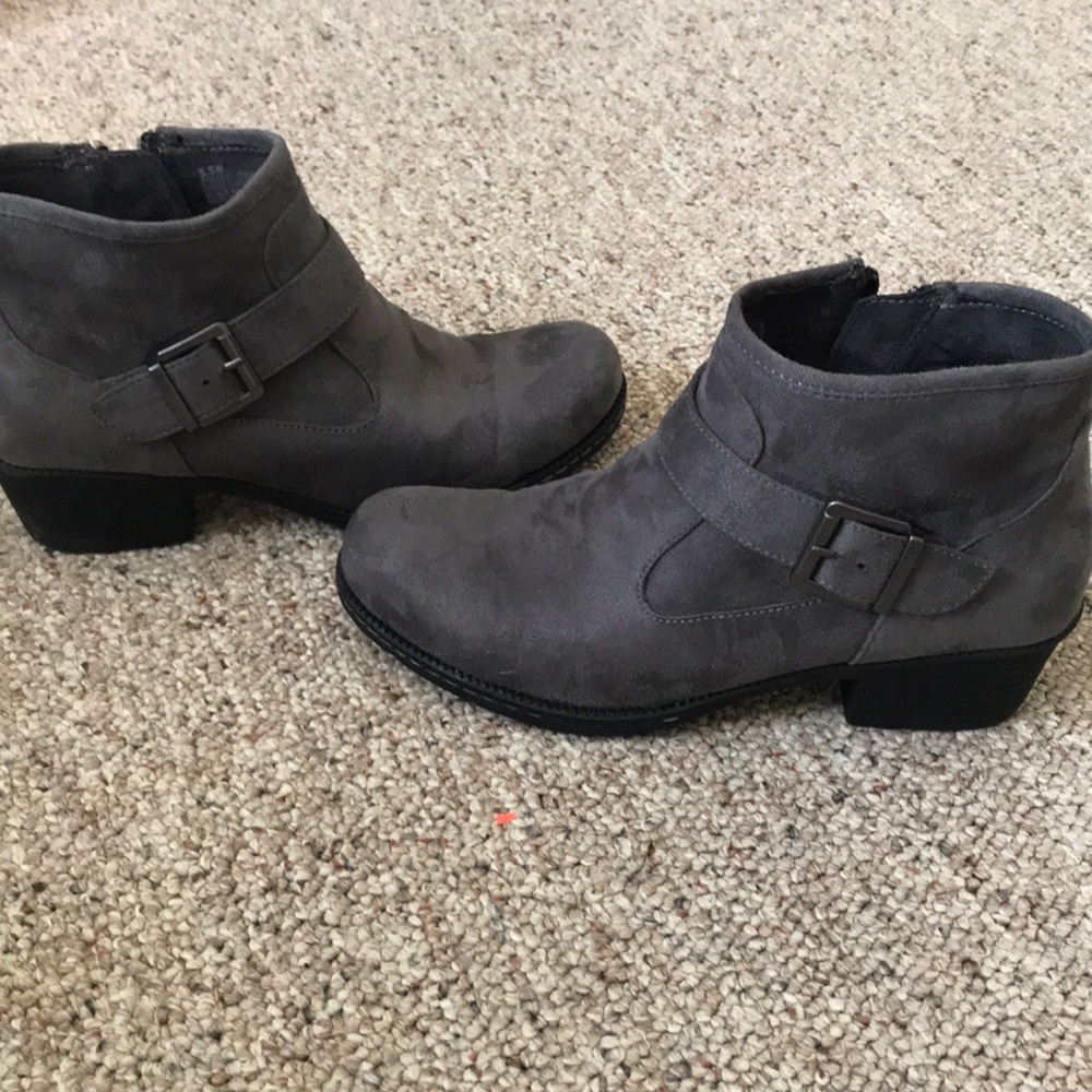 b.o.c women’s booties 8.5 gray